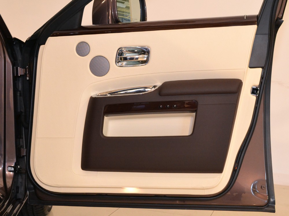 2011 Rolls-Royce Ghost Image 24