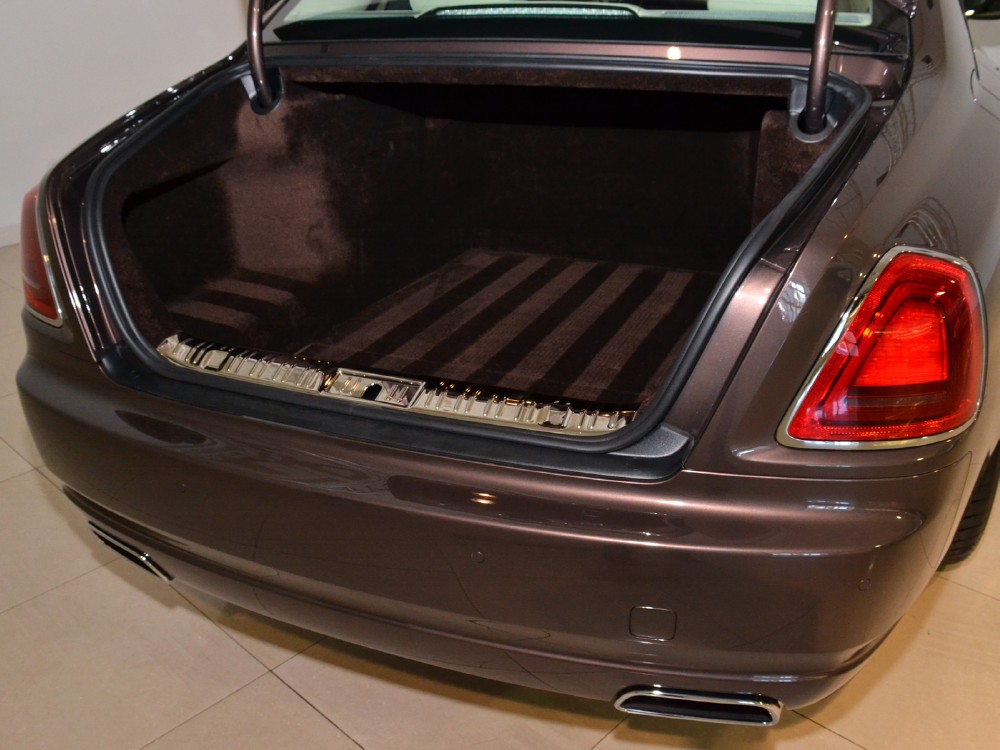 2011 Rolls-Royce Ghost Image 28