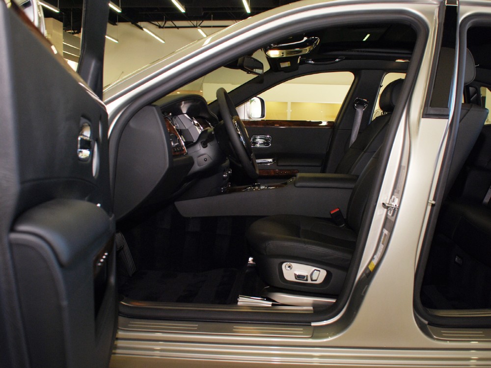 2011 Rolls-Royce Ghost Image 14