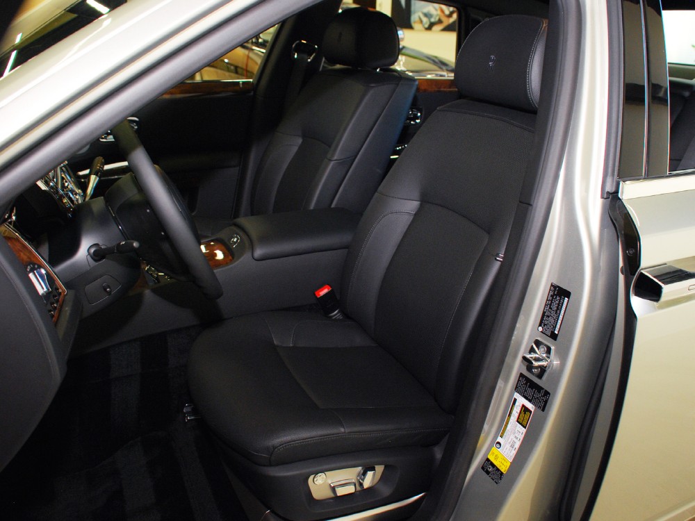 2011 Rolls-Royce Ghost Image 15