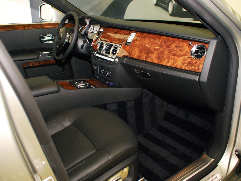 2011 Rolls-Royce Ghost Image 16