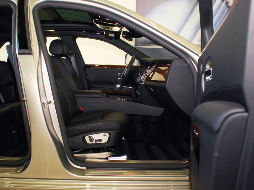 2011 Rolls-Royce Ghost Image 17