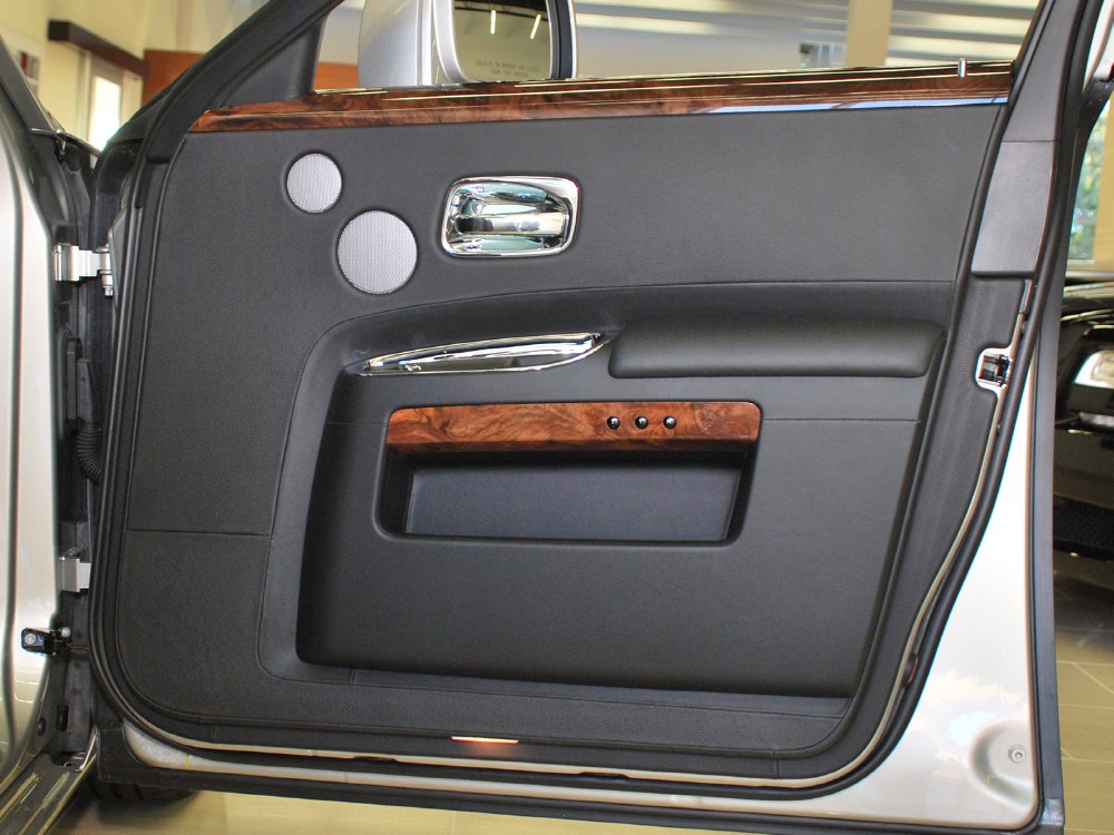 2011 Rolls-Royce Ghost Image 26