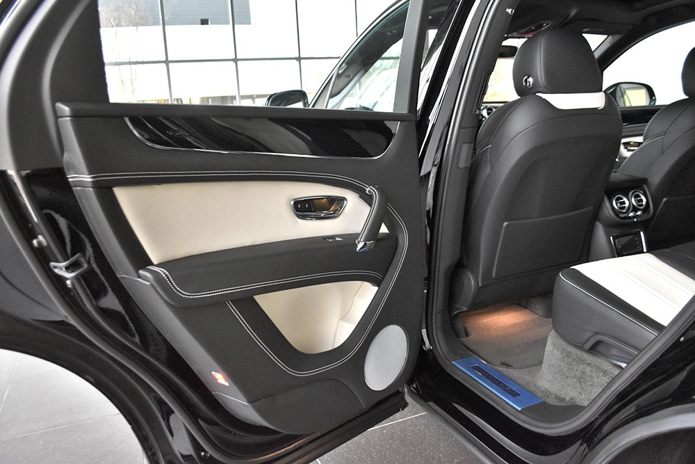 2019 Bentley Bentayga V8 Image 11