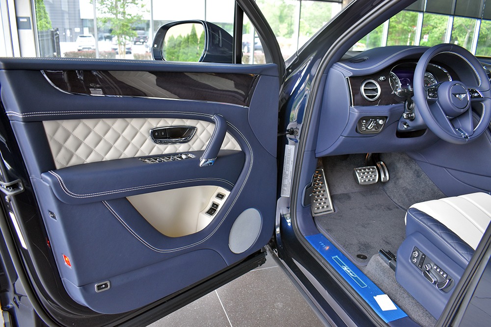 2020 Bentley Bentayga Hybrid Image 6
