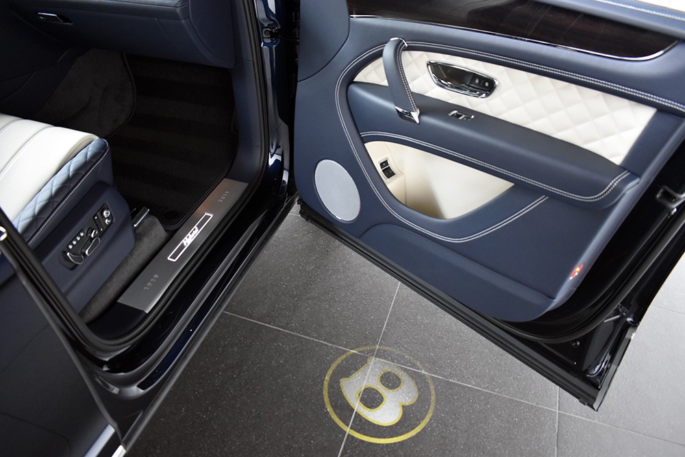 2020 Bentley Bentayga Hybrid Image 9