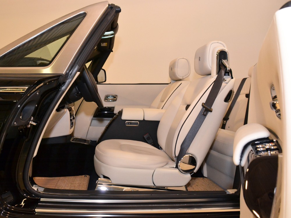 2011 Rolls-Royce Phantom Drophead Coupe Image 21