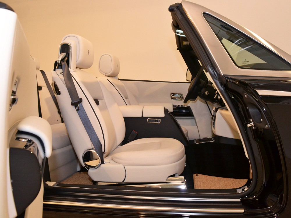 2011 Rolls-Royce Phantom Drophead Coupe Image 25