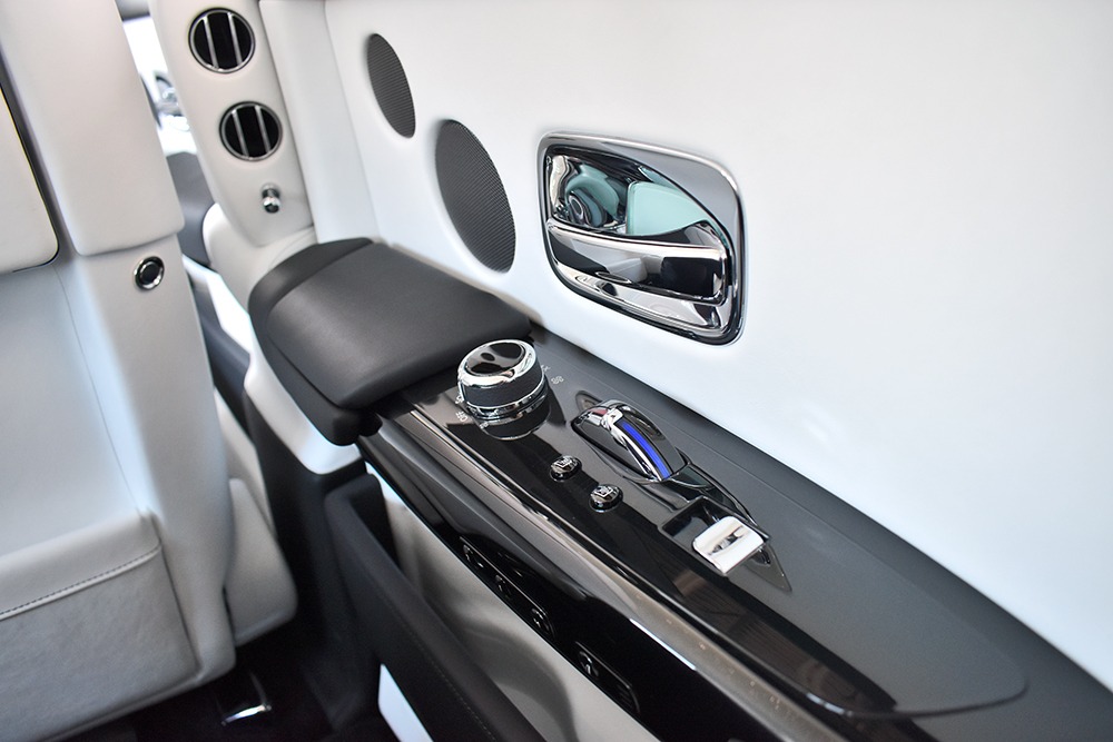 2019 Rolls-Royce Phantom Sedan Image 12