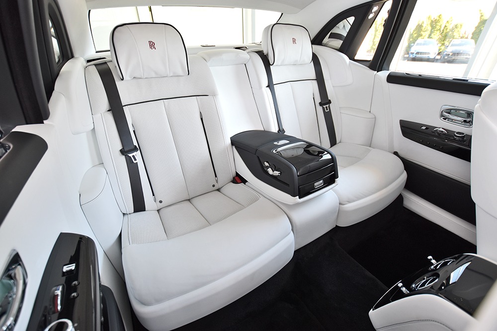 2019 Rolls-Royce Phantom Sedan Image 14
