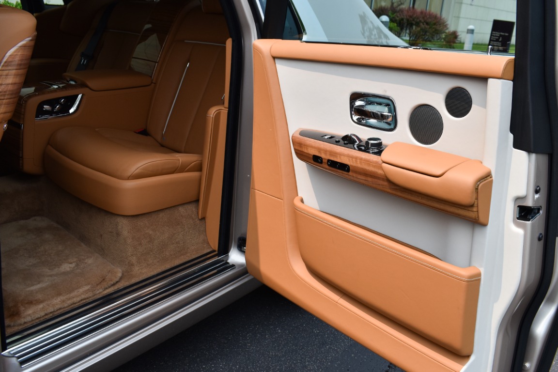 2019 Rolls-Royce Phantom Sedan Image 6