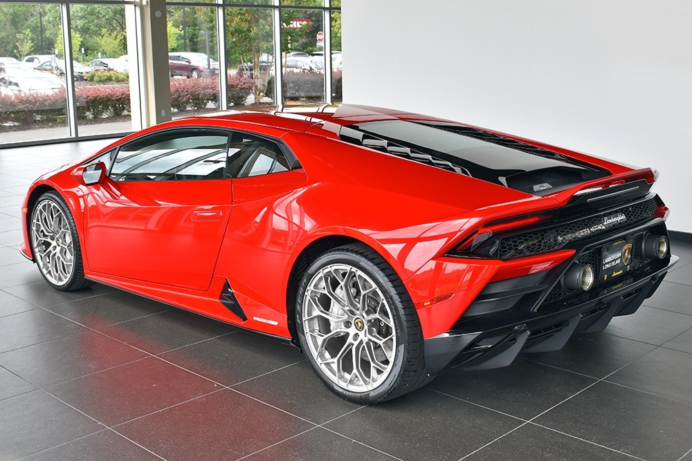 2020 Lamborghini Huracan Image 2