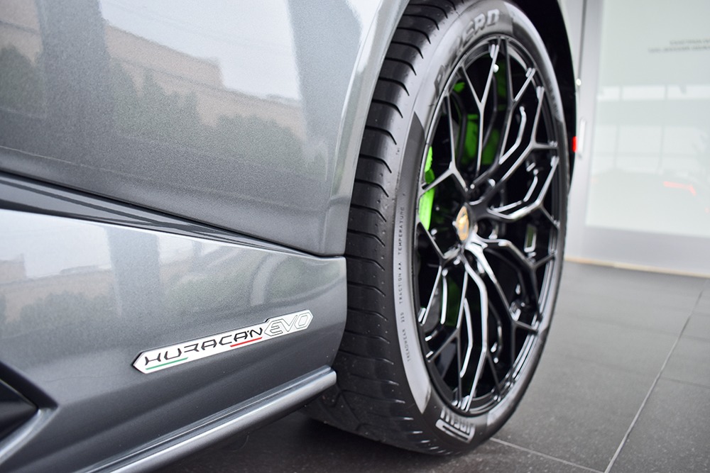 2020 Lamborghini Huracan Image 13