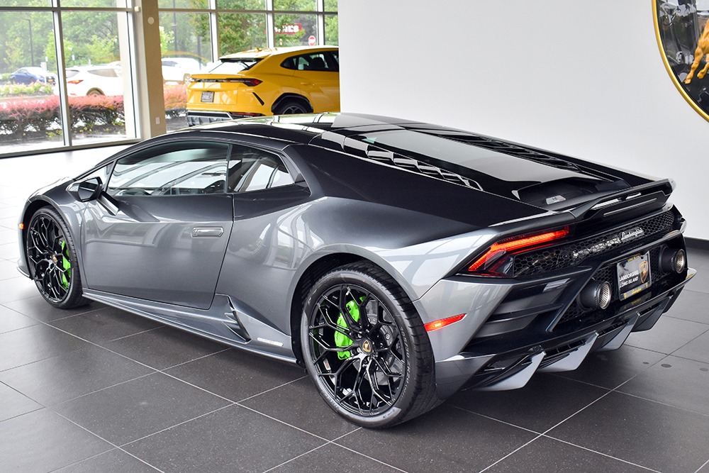 2020 Lamborghini Huracan Image 2