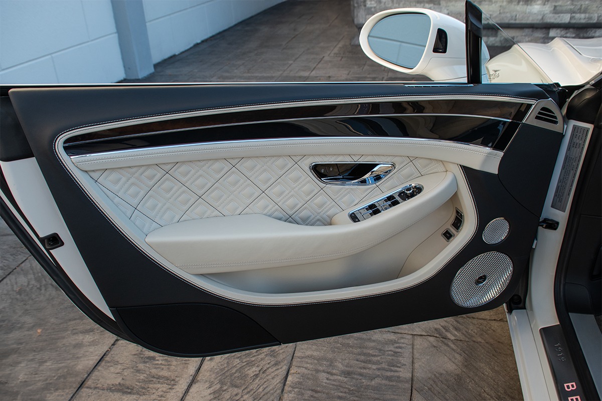 2020 Bentley Continental GT V8 Convertible Image 15
