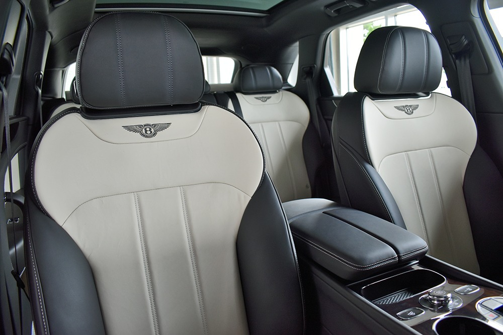 2020 Bentley Bentayga V8 Image 8