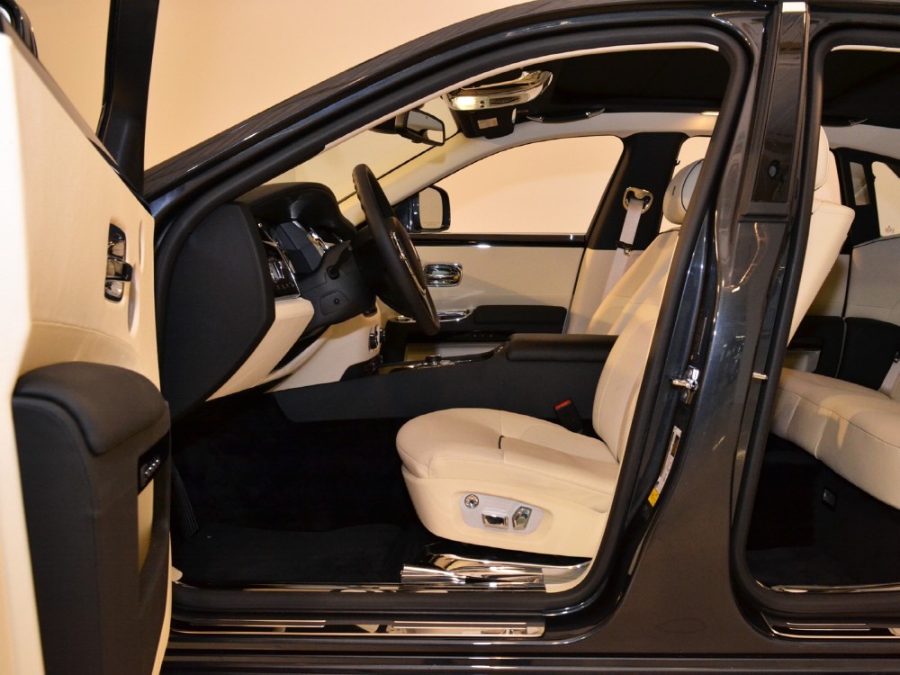 2011 Rolls-Royce Ghost Image 13