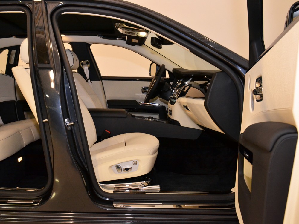 2011 Rolls-Royce Ghost Image 16