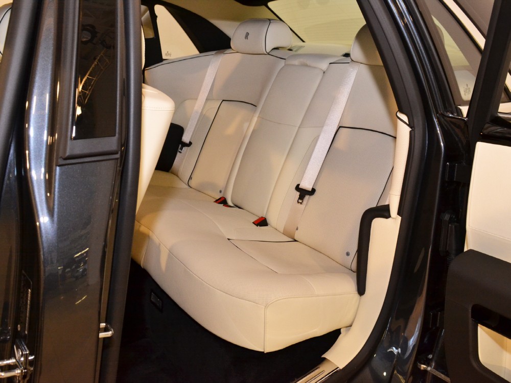 2011 Rolls-Royce Ghost Image 19