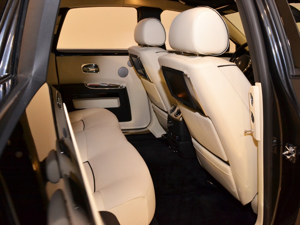 2011 Rolls-Royce Ghost Image 21