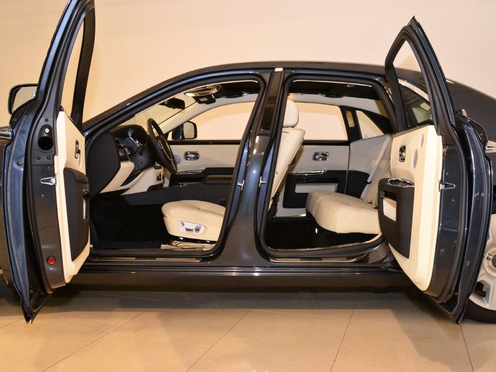 2011 Rolls-Royce Ghost Image 23