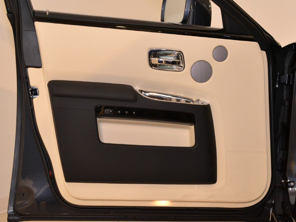 2011 Rolls-Royce Ghost Image 24