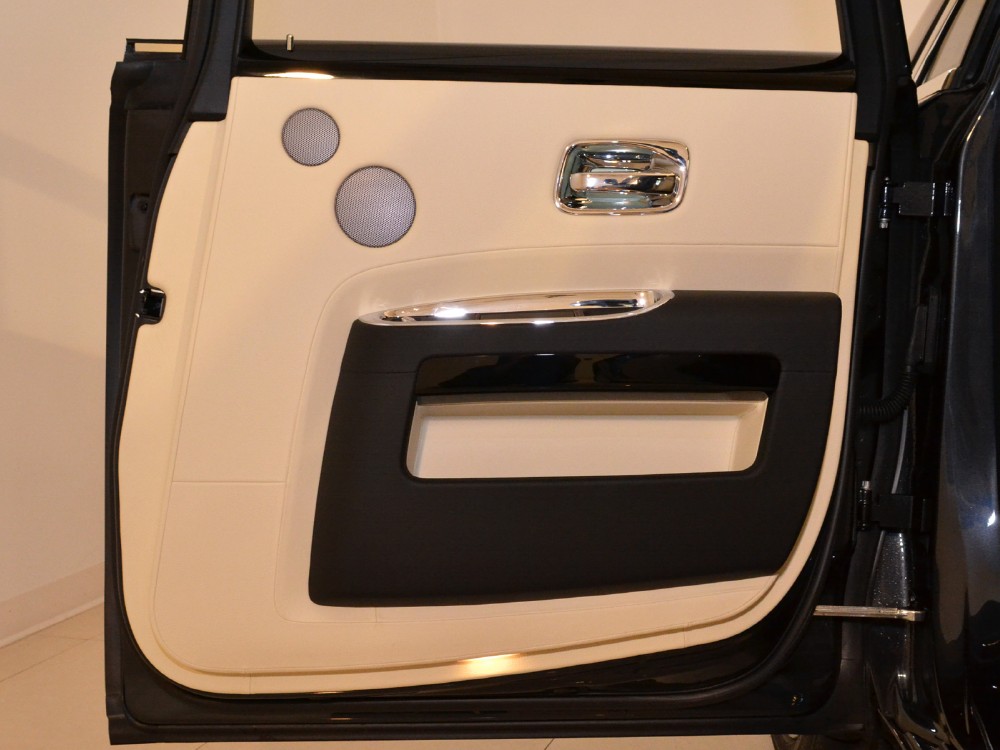 2011 Rolls-Royce Ghost Image 26