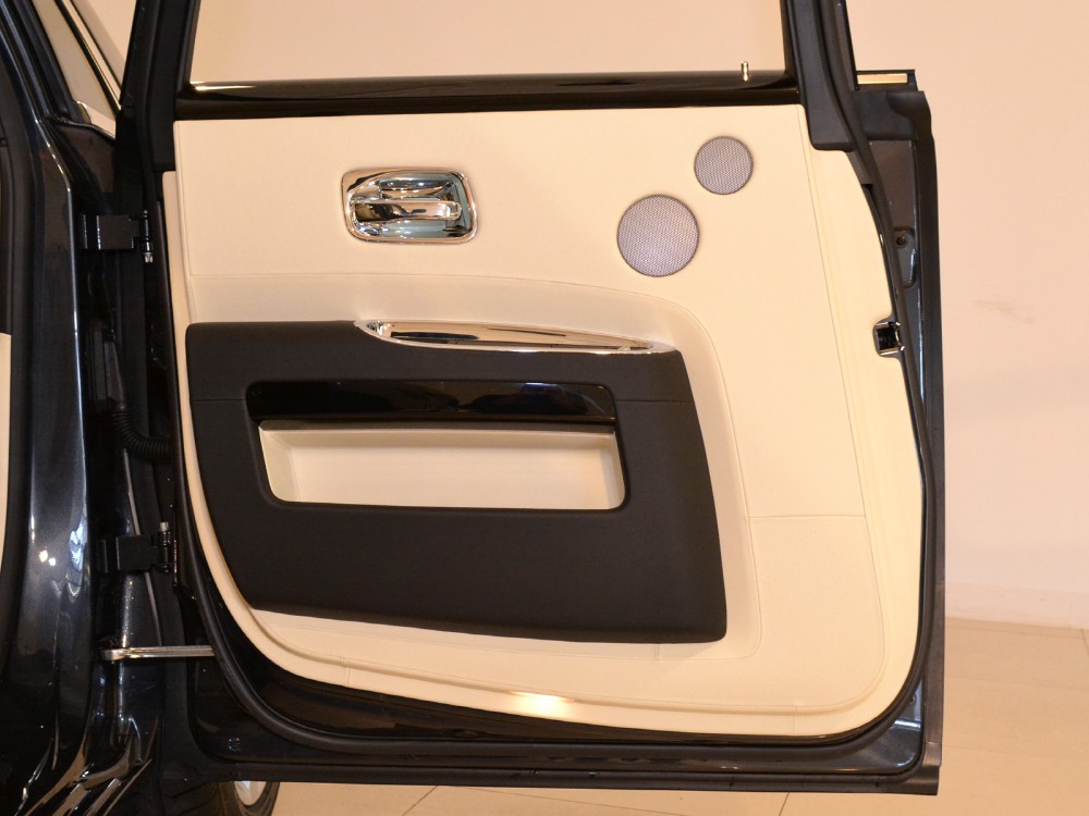 2011 Rolls-Royce Ghost Image 27