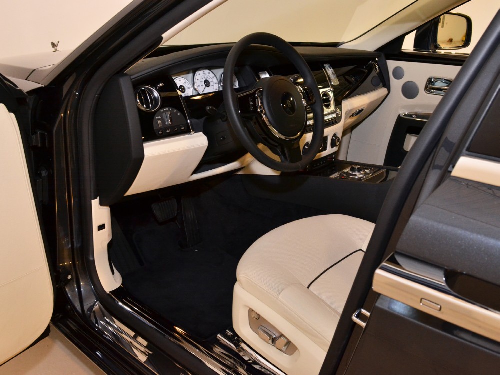 2011 Rolls-Royce Ghost Image 3