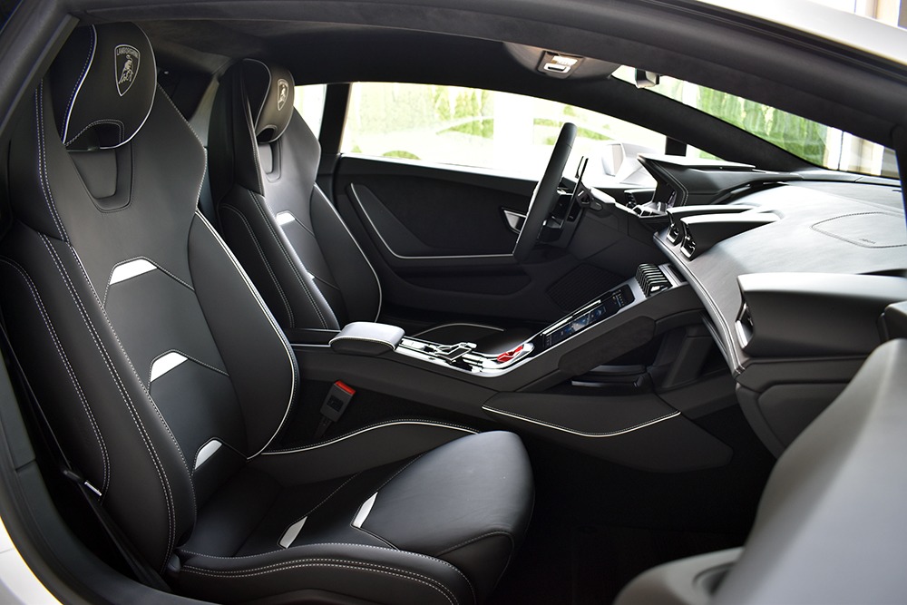 2020 Lamborghini Huracan Image 4