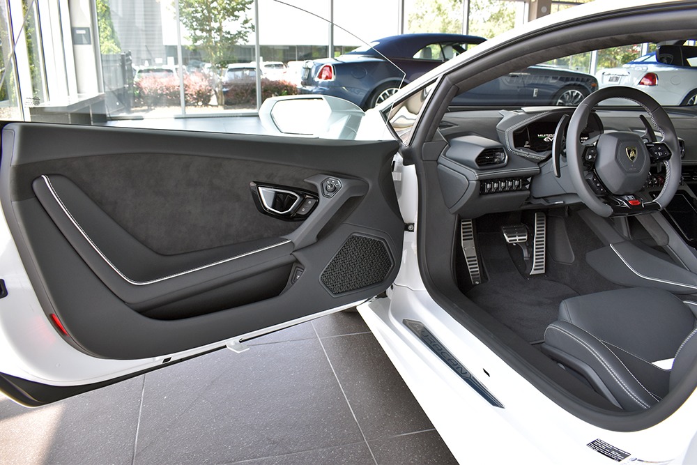 2020 Lamborghini Huracan Image 6