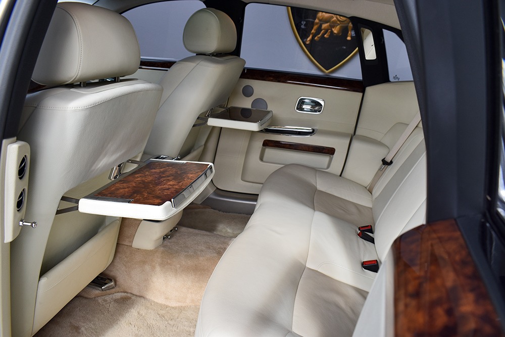 2010 Rolls-Royce Ghost Image 8