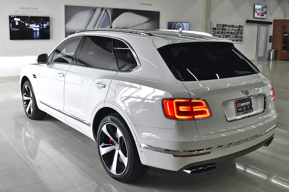 2020 Bentley Bentayga V8 Image 2