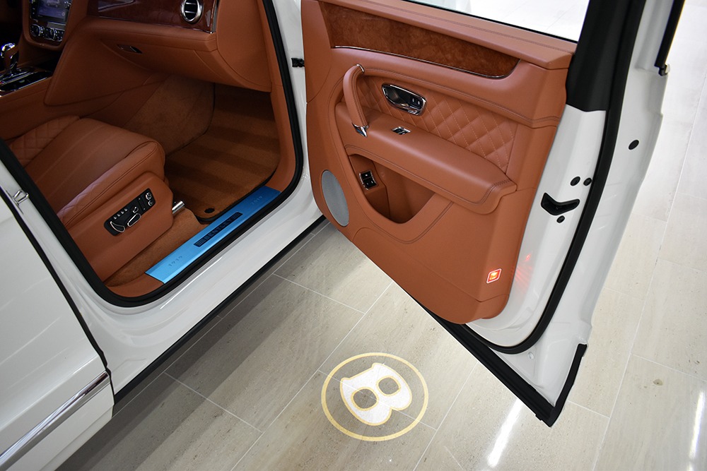 2020 Bentley Bentayga V8 Image 6