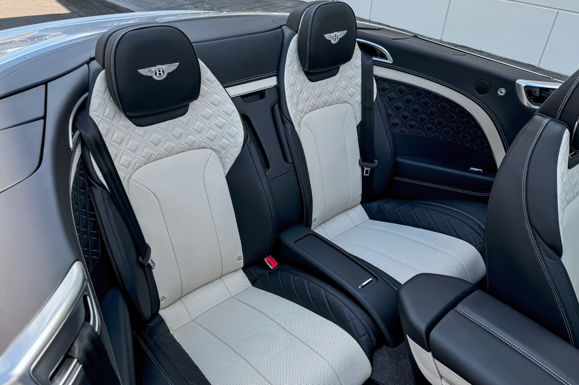 2020 Bentley Continental GT V8 Convertible Image 15