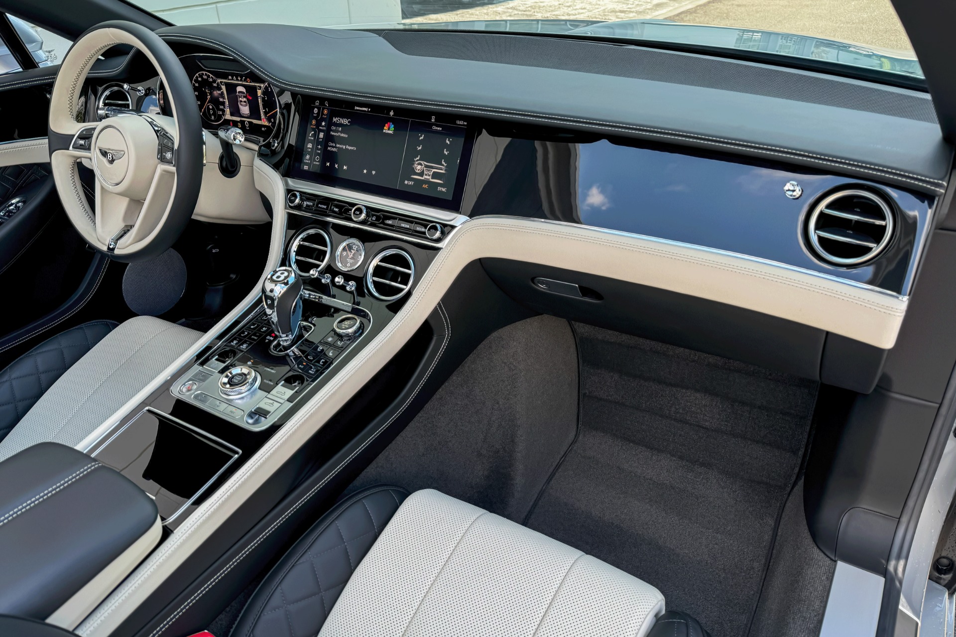 2020 Bentley Continental GT V8 Convertible Image 2