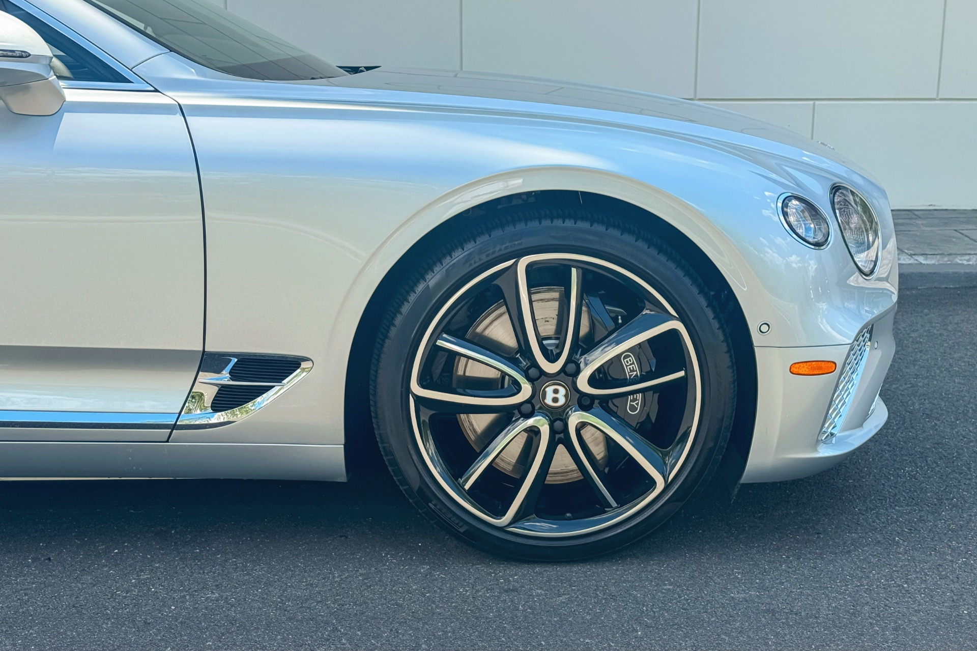 2020 Bentley Continental GT V8 Convertible Image 6