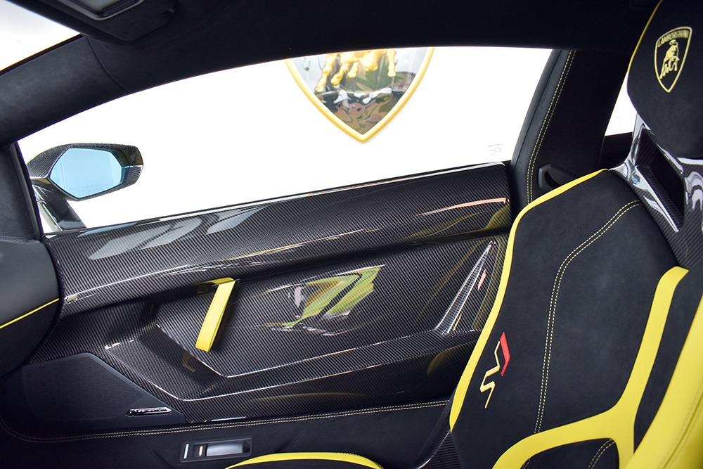 2019 Lamborghini Aventador Image 14