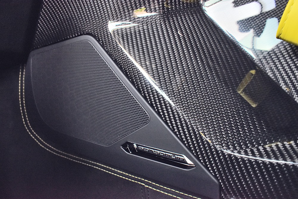 2019 Lamborghini Aventador Image 15