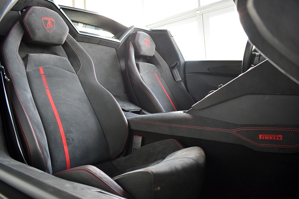 2016 Lamborghini Aventador Image 5