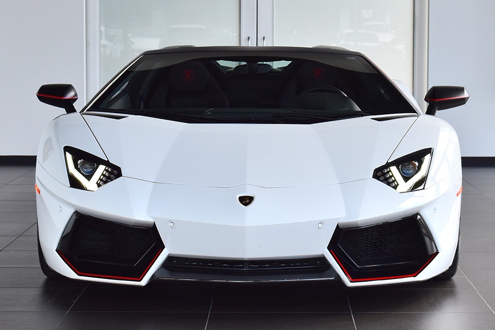 2016 Lamborghini Aventador Image 6