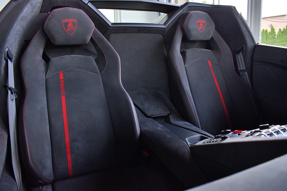 2016 Lamborghini Aventador Image 7