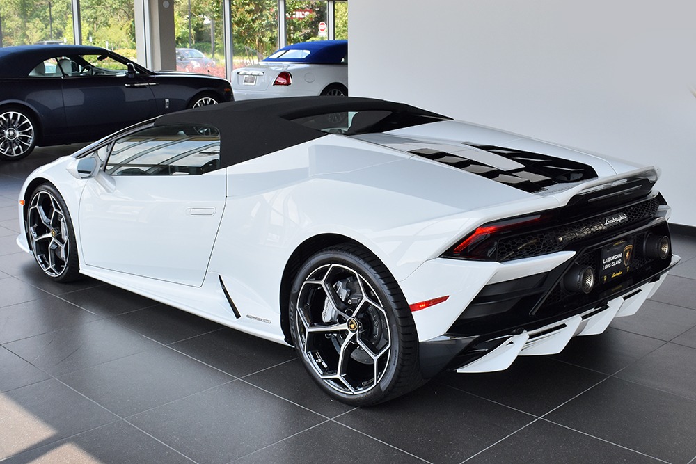 2020 Lamborghini Huracan Image 3