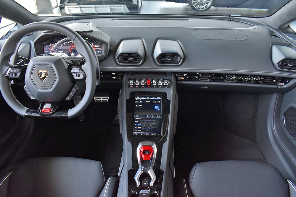 2020 Lamborghini Huracan Image 9