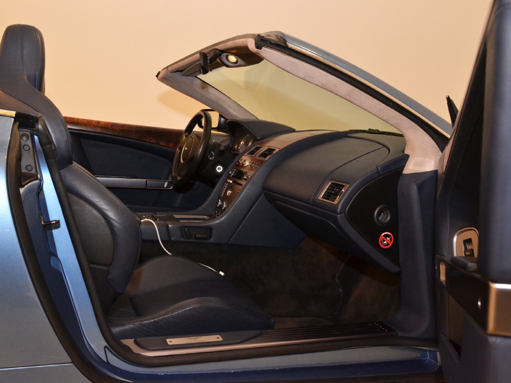 2005 Aston Martin DB9 Image 24