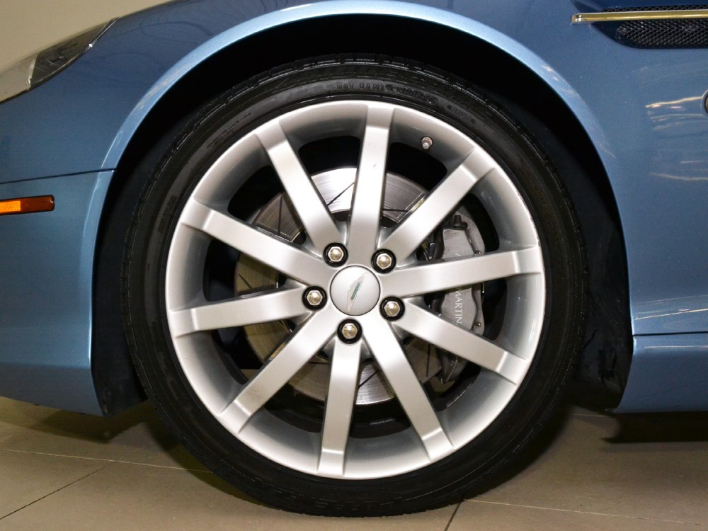 2005 Aston Martin DB9 Image 4