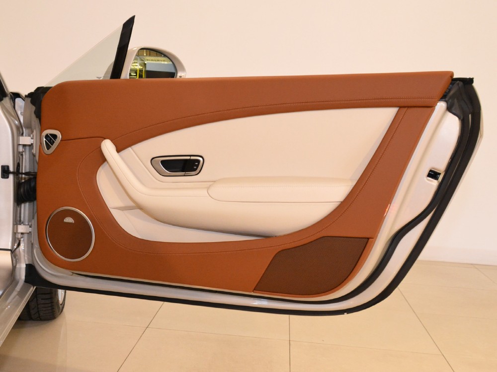2012 Bentley Continental GT Convertible Image 25