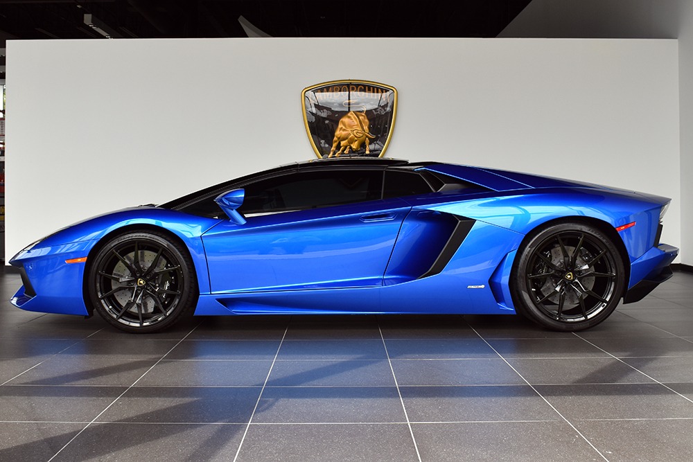 2016 Lamborghini Aventador Image 10