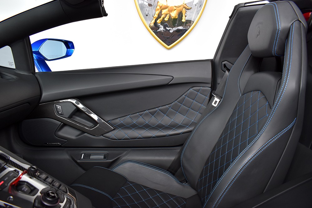 2016 Lamborghini Aventador Image 5