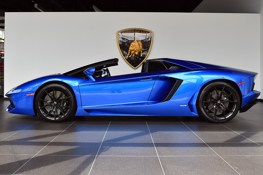 2016 Lamborghini Aventador Image 9